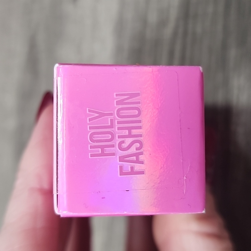 Jeffree Star Velvet Trap Holy Fashion